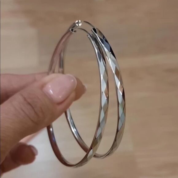 #43 NEW Large 925 Sterling Diamond Cut Hoop Earrings - Picture 2 of 6